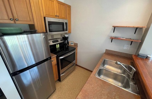 East Kootenay Condominio | Ski In/Out | Cozy 1 Bedroom right at the Resort