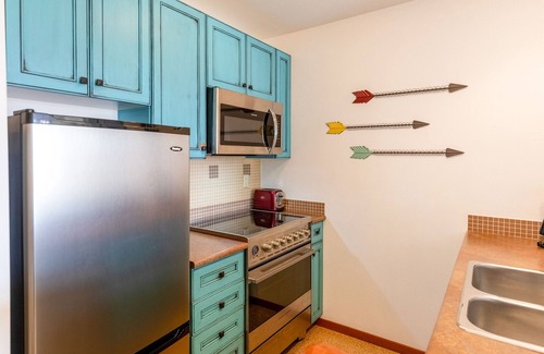 East Kootenay Condominio | Ski In/Out with Mountainside Views. Dog Friendly