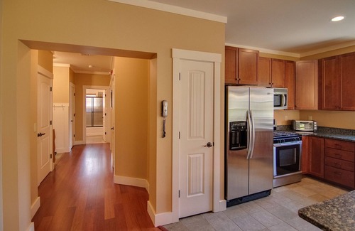 Lincoln Condominio | Ski in-out with new Timbertown Quad access or use our private ski shuttle!