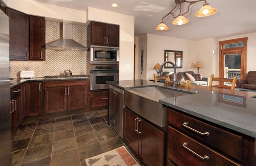 River Run Condominio | Ski-In Ski-Out 2BR / 3BA Condo con vistas a la montaña!