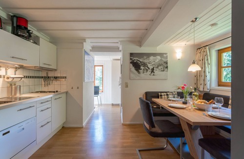 Bad Gastein Apartamento | Ski-in/ski-out apartment on a glacier boulder