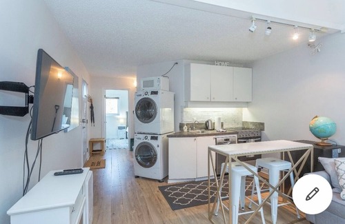 Whistler Creekside Apartamento | Ski In Ski out Cozy Condo in Creekside forest