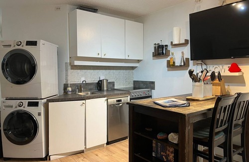 Whistler Creekside Apartamento | Ski In Ski out Cozy Condo in Creekside forest