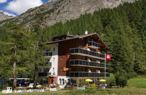 Saas Almagell Hotel | Ski-In/Ski-Out Hotel Sport