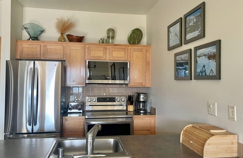 Mammoth Lakes Condominio | Ski-In/Ski-Out mountain view next to Eagle Lift 1BR Special Hike fishing bike