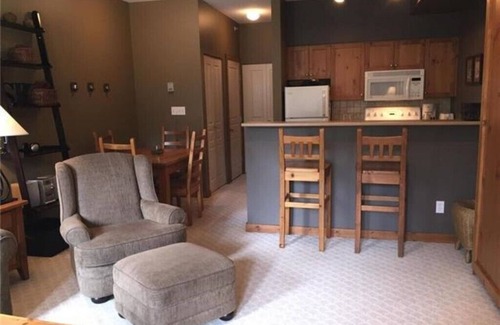 Silver Star Mountain Apartamento | Ski In / Ski Out moderno condominio