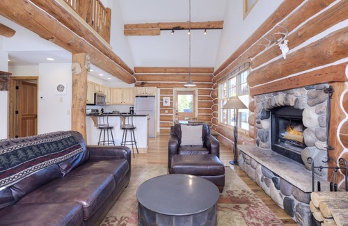 Big Sky Cabina | Ski-In / Ski-Out Powder Ridge Cabin en el hermoso cielo grande