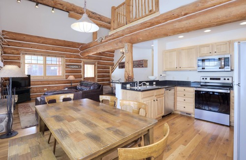 Big Sky Cabina | Ski-In / Ski-Out Powder Ridge Cabin en el hermoso cielo grande