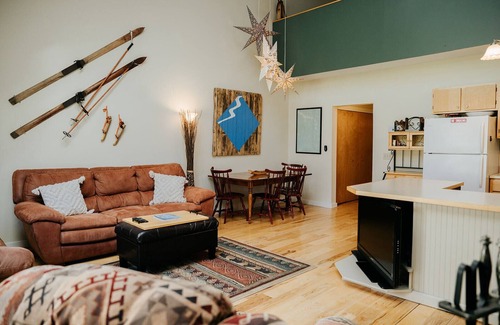 Plymouth Condominio | Ski-In/Ski-Out Townhouse at Tenney Mountain Resort