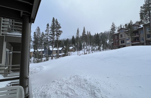 Kirkwood Apartamento | Ski In Walk out in the Meadows