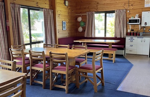 Ohakune Cabina | Ski-Inspired Summer Retreat. Spacious Lodge in Ohakune