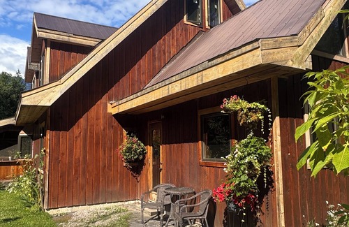 Revelstoke Casa | Ski Lodge on acreage close to RMR. Pet friendly!