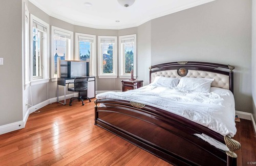 Shaughnessy Casa | Ski Lover's 1-bedroom Suite B+C in Vancouver