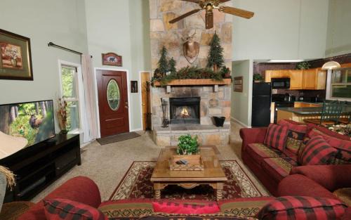 Chalet Village Villa | Ski Mountain Hideaway 1154