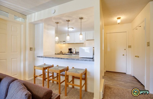 Mount Jackson Condominio | Ski/MTB/Golf Condo (#122) - Slope side | Wonderful mountain & golf course views!