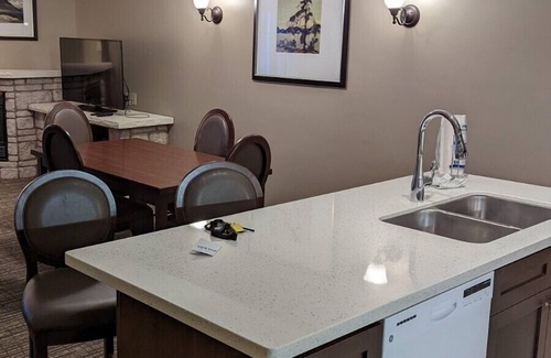 Oro-Medonte Casa | Ski Season Townhouse in Horseshoe Valley