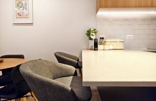 Christchurch City Centre Casa | Ski Shuttle Access! 2BR CBD Townhouse by Bus Interchange + Free Parking - JJHome