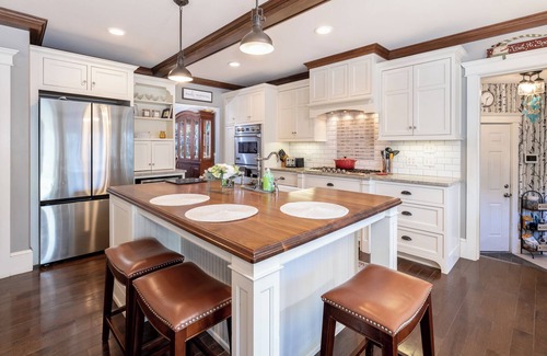 Laconia Casa | Ski-Snowmobile-Hike-Boat-Swim-Fall Foliage-Concerts: Large home, 3 levels of FUN