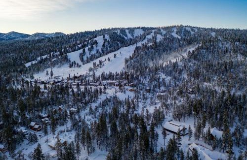 Summit Estates Casa | Ski time getaway #1848