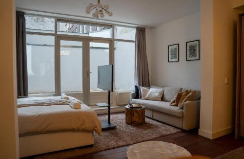 Canal Ring Casa | Skinny Bridge Boutique Stay