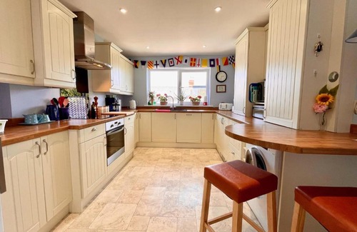 Penarth Casa | Skipper’s Cottage - Perfect for Cardiff & Penarth