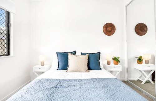 Trinity Beach Casa | Skippers Rest -Modern Comfort, and Beach Proximity