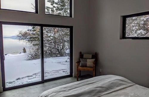 Woods Bay Casa | Skipping Stone Lake House