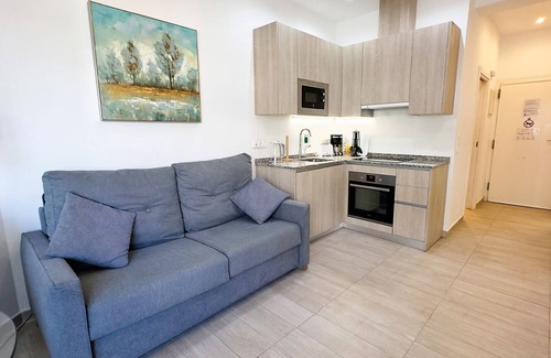 Marbella Seafront Promenade Apartamento | Skol 350 - Renovated 2-Bedroom Apartment in Skol Marbella