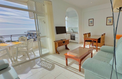 Marbella Seafront Promenade Apartamento | Skol 639 - Great 2-Bedroom Holiday Home by the Sea