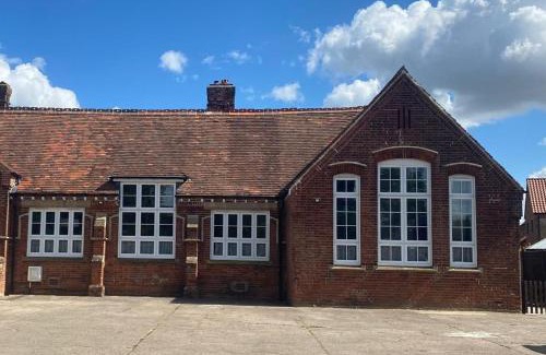 Bodham Casa | Skool House Retreat - 5 bedroom option
