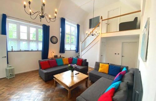 Bodham Casa | Skool House Retreat - 5 bedroom option