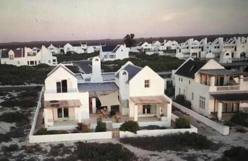 Dwarskersbos Casa | Skuurtjies - Beach Front Holiday