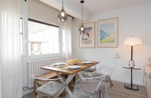 Biescas Apartamento | Sky Biescas I by BeValle