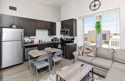 Downtown Des Moines Apartamento | Sky Condo - 13th Floor 2br/1ba In Central Downtown