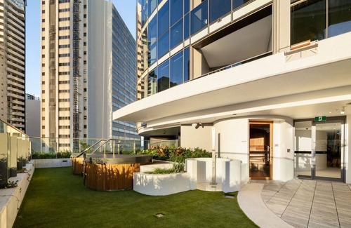 Brisbane Central Business District Apartamento | Sky-High Comfort | Diamond Level Queen’s Wharf | 5 Guests + Parking