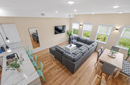Communipaw Condominio | Sky High Retreat near NYC W/Rooftop!
