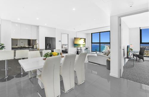 Surfers Paradise Apartamento | Sky-High Sanctuary Ocean Views - Pet Friendly