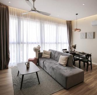 George Town Apartamento | Sky High Stuning Penang Bridge & City Views 3BR