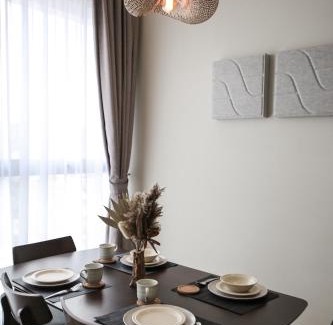 George Town Apartamento | Sky High Stuning Penang Bridge & City Views 3BR