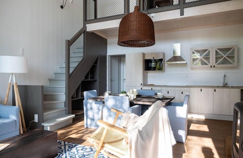 Antoing Villa | Sky Pad: Retiro junto al lago