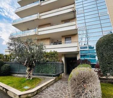 Fiumicino Apartamento | Sky Penthouse at Rome Fiumicino Airport