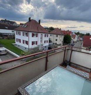 Magstadt Apartamento | Sky Studio Apartment 1,5 Zimmer für 4 Leute Zentral 35qm S-Bahn Mercedes Benz