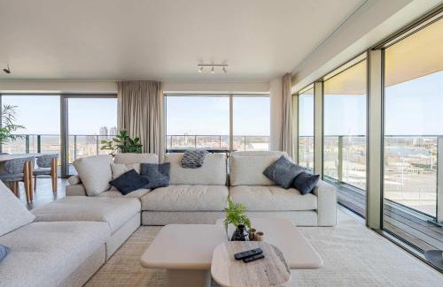 Ostend City Centre Apartamento | Sky Tower II - Modern Stay with Panoramic Views