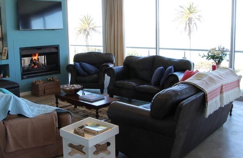 St. James Casa | Skye Home in overlooking stunning False Bay in St James, Cape Town