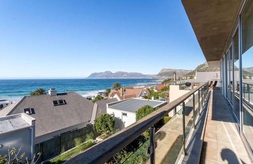 St. James Casa | Skye Home in overlooking stunning False Bay in St James, Cape Town