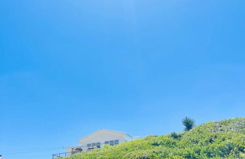 Klein Brak River Cabina | Skye Ocean Nest: Tiny Beach Home for 2 - Fast Wifi