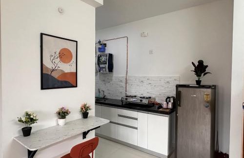Hadapsar Apartamento | Skye Private 1Bhk in Amanora Park Town with WiFi AC Smart TV Washing Machine