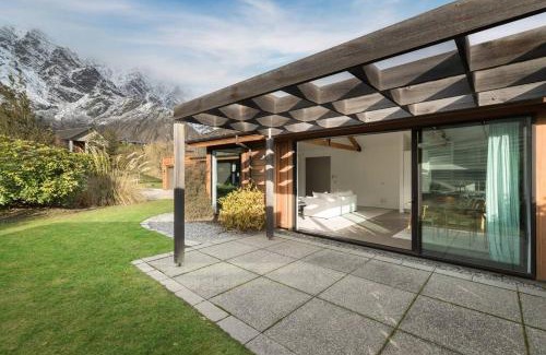 Jacks Point Casa | Skye Scape Luxury Retreat - Mountain Views