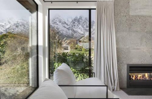 Jacks Point Casa | Skye Scape Luxury Retreat - Mountain Views