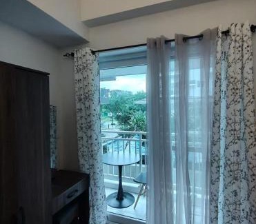 Mactan Export Processing Zone Complejo | Skyedwight Condo - 1 Bedroom Pool View with Gym and Free WiFi Near Airport